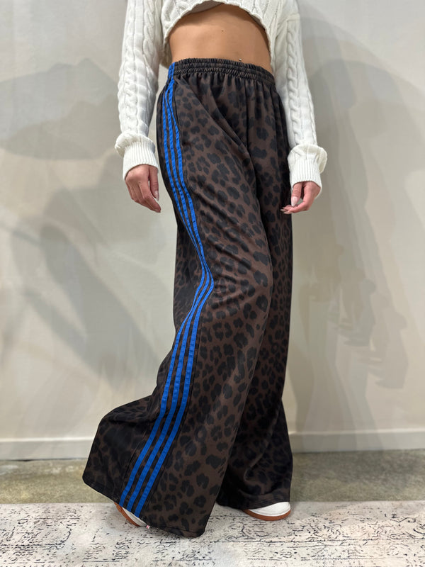 Pantalone maculato bande blu